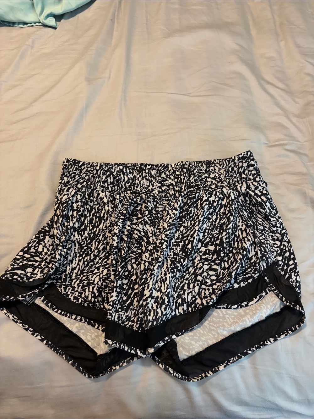 Athleta Black & White Abstract Print Athletic Shorts
